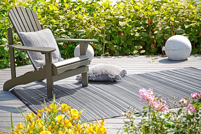 tapis-jardin-noir-blanc