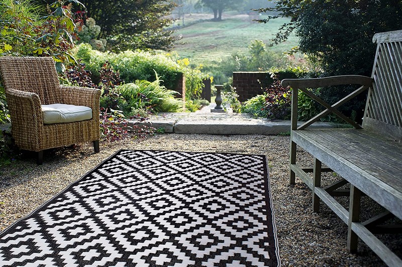 Tapis d'exterieur pour terrasse gris et blanc de Jardin et Saisons