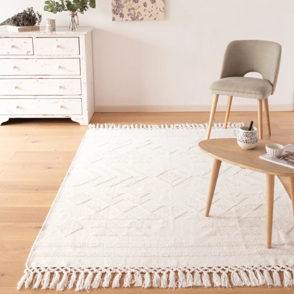 tapis-blanc-motifs-maisons-monde