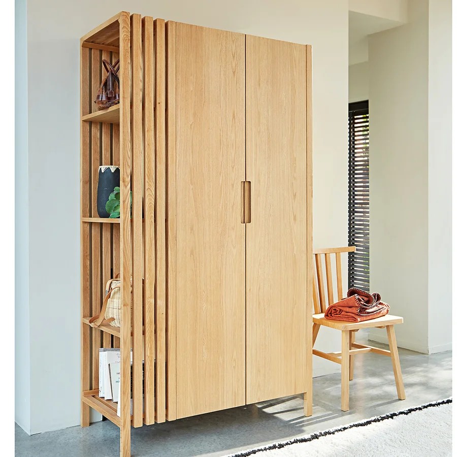 armoire-bois-tasseaux