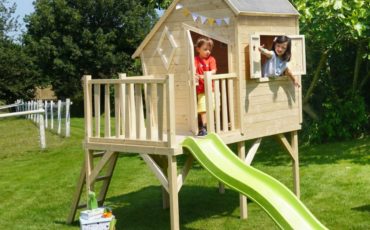 cabane-jardin-bois-pilotis-toboggan