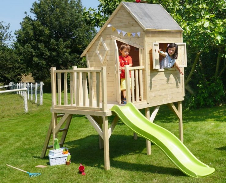 cabane-jardin-bois-pilotis-toboggan