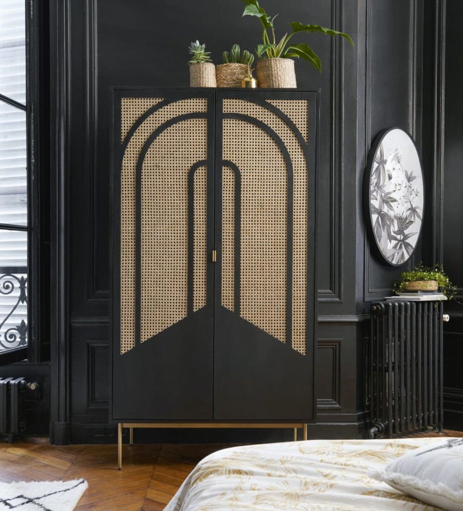 armoire-vintage-noir-cannage