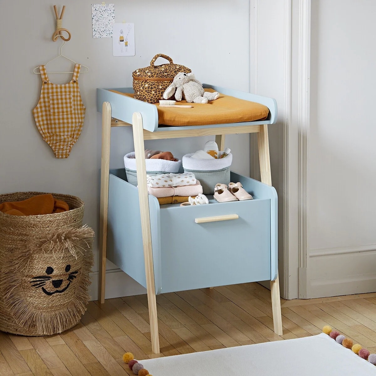 20 tables à langer compactes gain de place pour la salle de bain et la