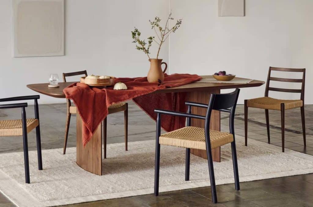 table-minimaliste-bois-fonce
