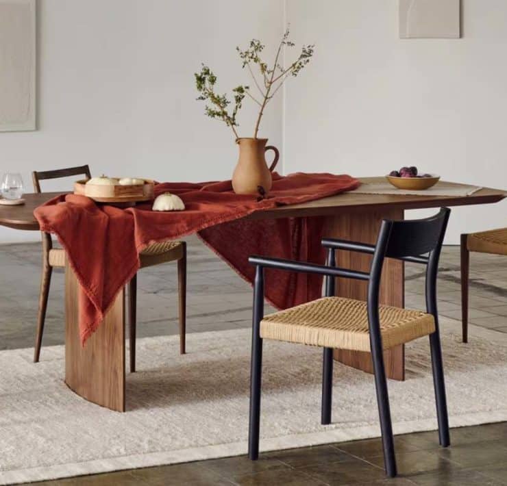 table-minimaliste-bois-fonce