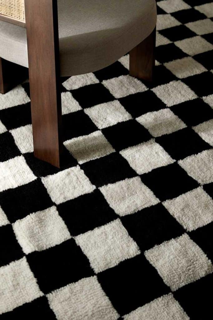 grand-tapis-carreaux-noir-blanc