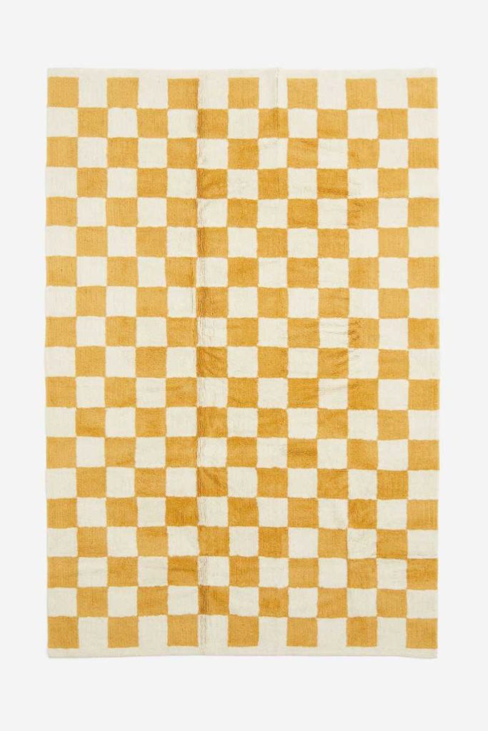tapis-carreaux-blanc-jaune