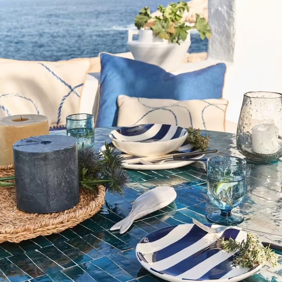 table-coloree-bleu-theme-mer