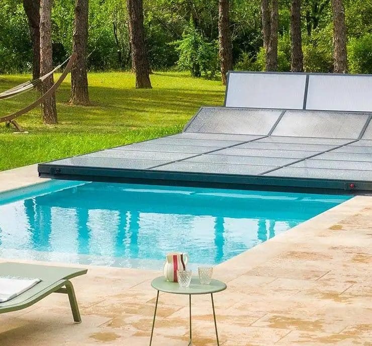 abri-piscine-plat