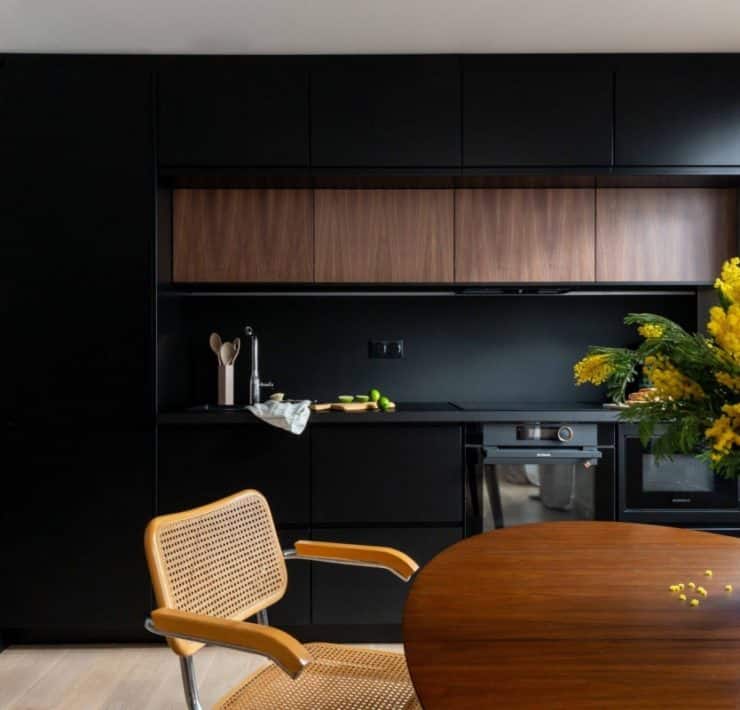 cuisine-noir-bois-plum