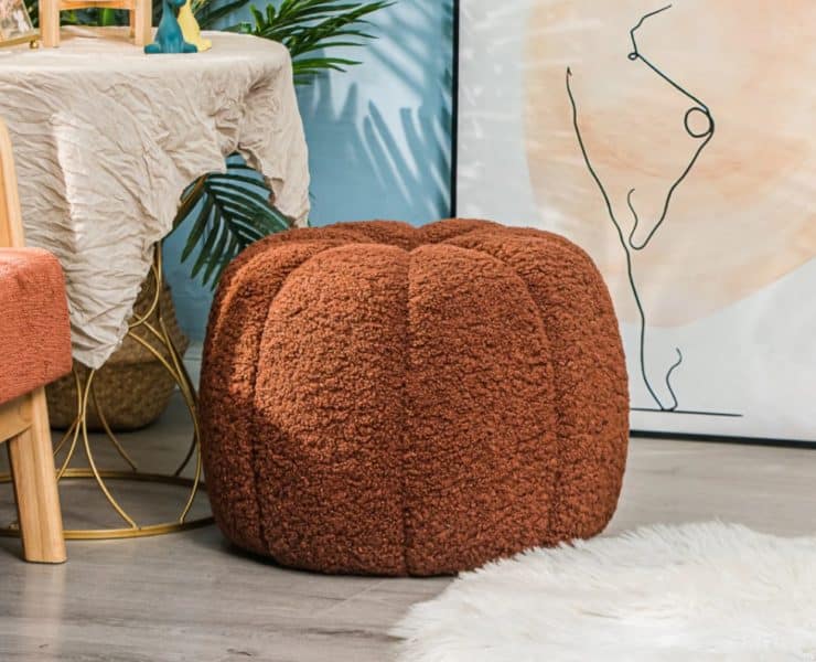 chaises-poufs-bouclettes-terracotta