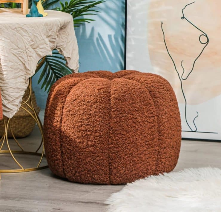 chaises-poufs-bouclettes-terracotta
