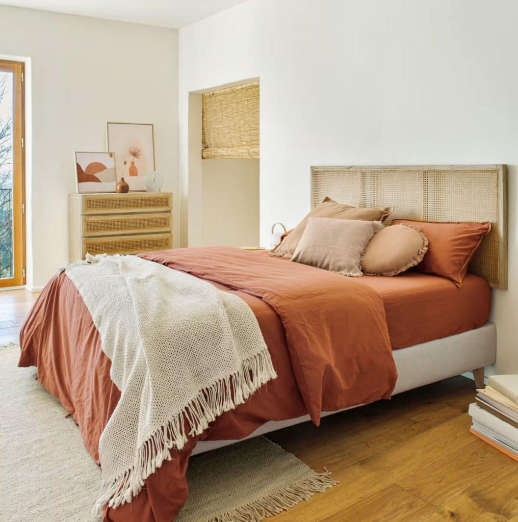 idee-deco-chambre-tete-cannage