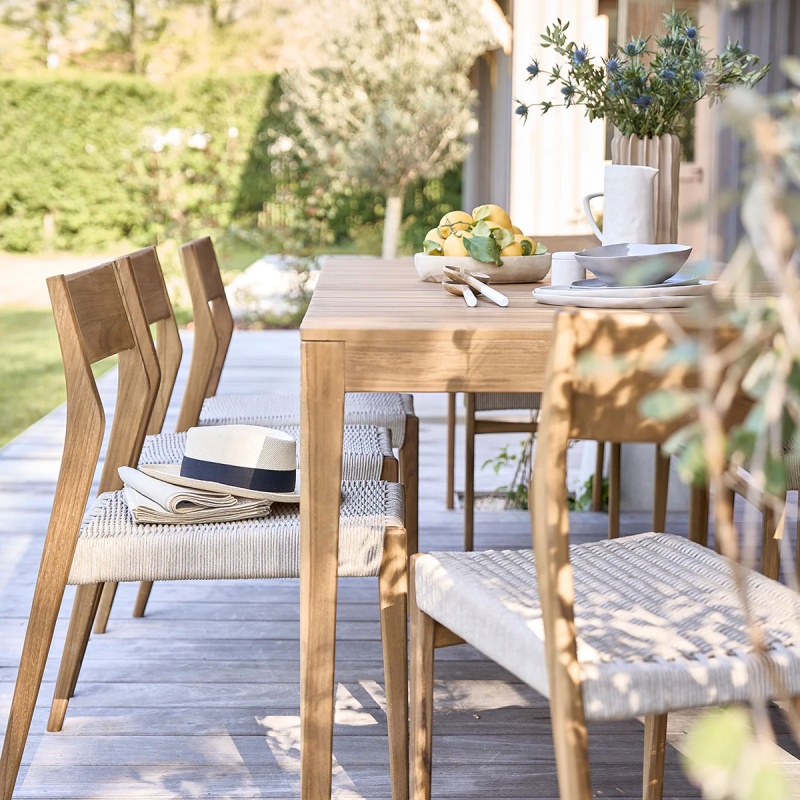 table-chaises-bois-massif-jardin