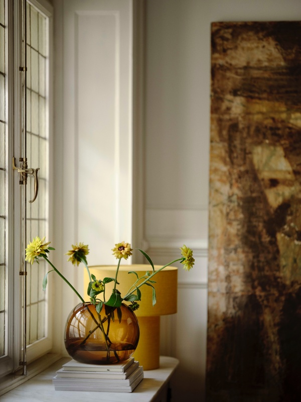 ikea-stockholm-2025-lampe-jaune