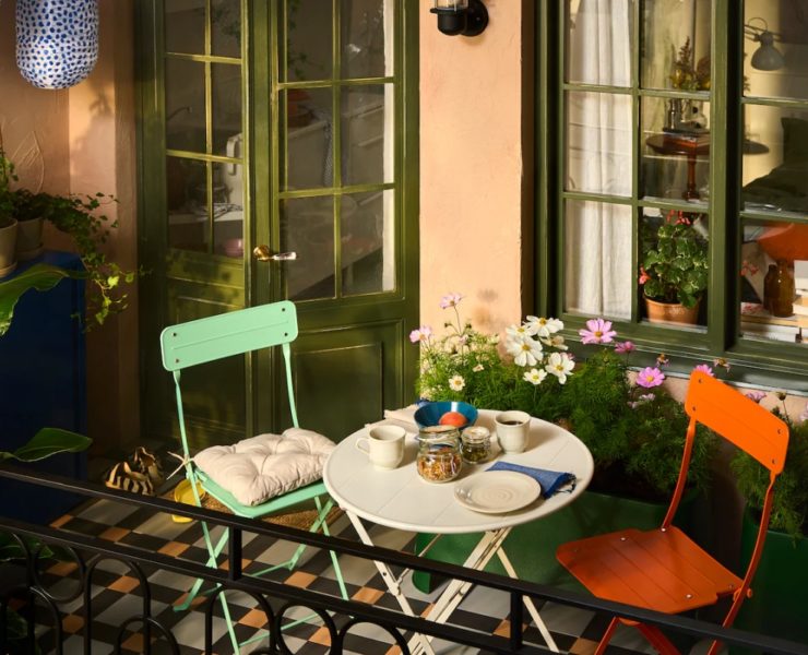 table-chaises-metal-colore-ikea