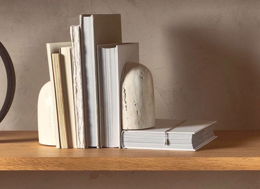 serre-livres-travertin