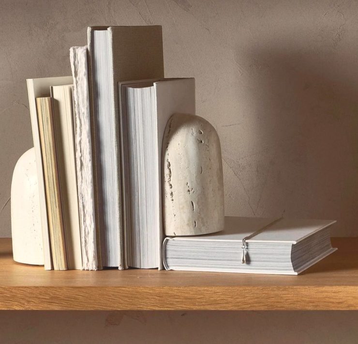serre-livres-travertin