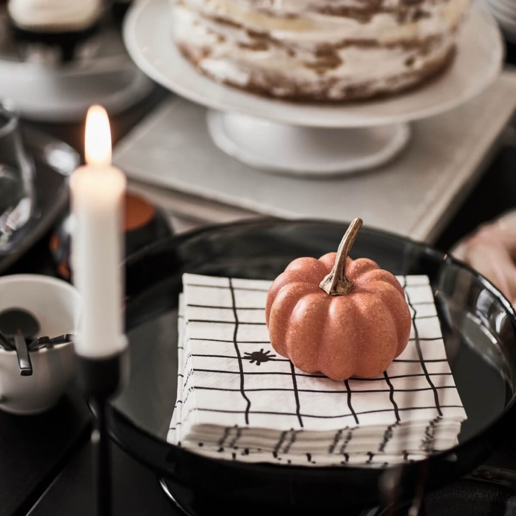ikea-table-halloween