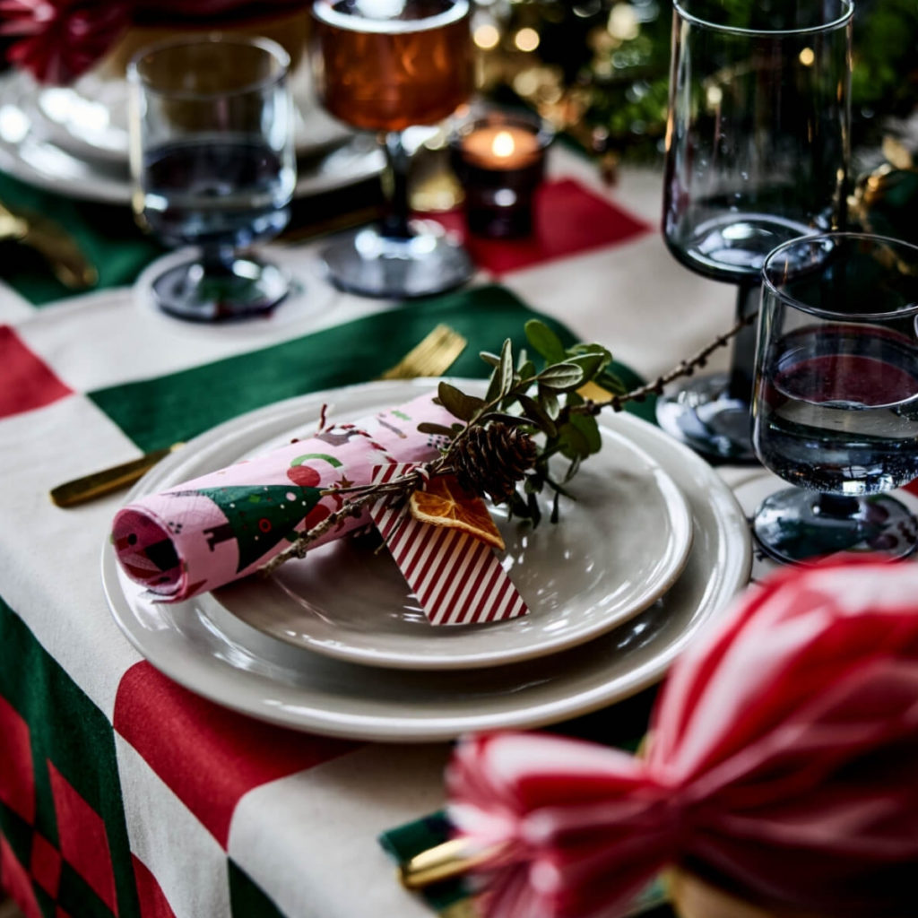 ikea-dressage-table-fete