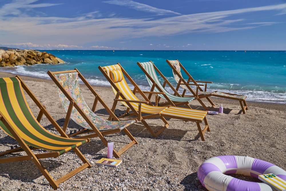 chaise-longue-coloree-la-redoute-interieurs-2026