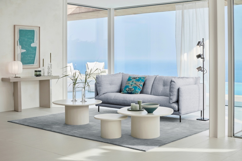 Canapé Botero aux lignes douces et fluides.