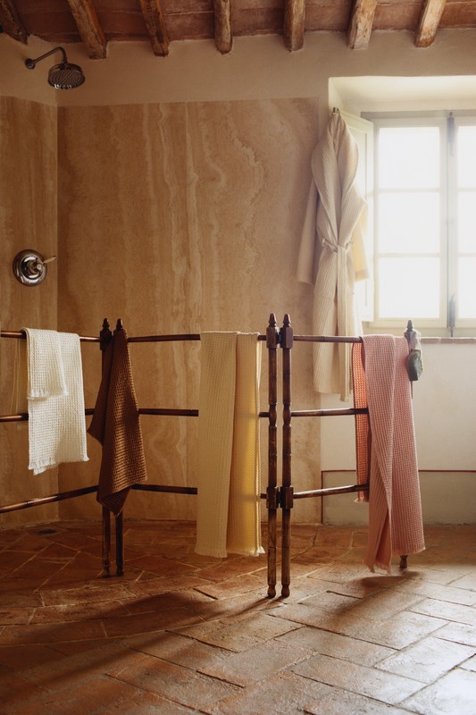 Celebrate spring at H&M HOME: A new collection that blends beau