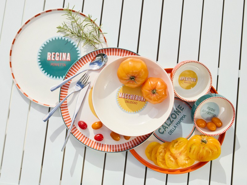 vaisselle-coloree-retro-maisons-monde