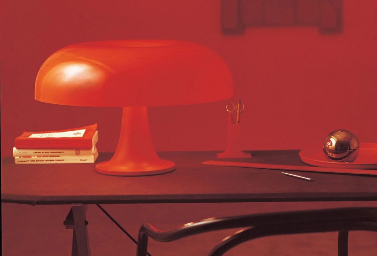 Lampe Nesso d’Artemide : pourquoi cette icône du design traverse encore ...